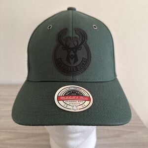 Mitchell & Ness Milwaukee Bucks‎ SnapBack Hat Green Adjustable NWT